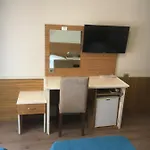 Oezguer Hotel 2*