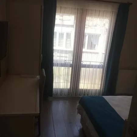 Szálloda Oezguer Trabzon