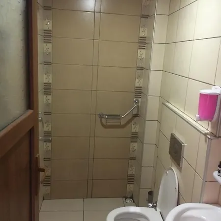 Oezguer Szálloda