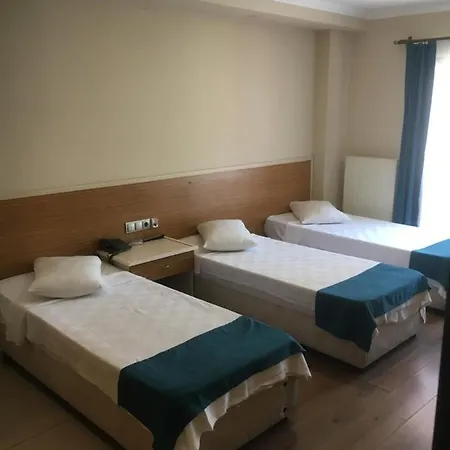 Oezguer Szálloda 2*