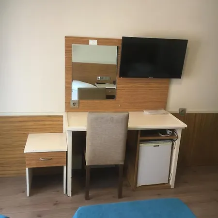 Oezguer Szálloda 2*